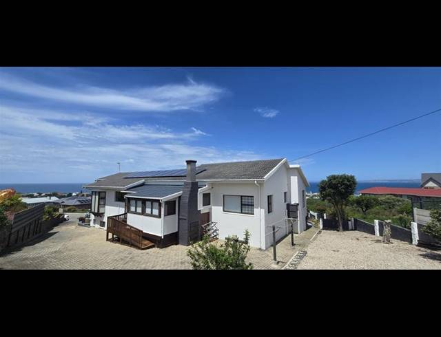 4 BEDROOM HOUSE FOR SALE IN REEBOK